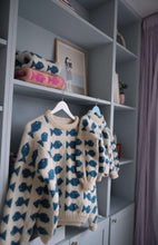 Load image into Gallery viewer, Fishy sweater women - Kit
