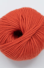 Load image into Gallery viewer, Hip Wool - Runway Red
